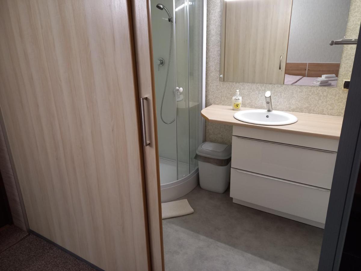 Pokoje Goscinne Jaga Kielce Exterior foto