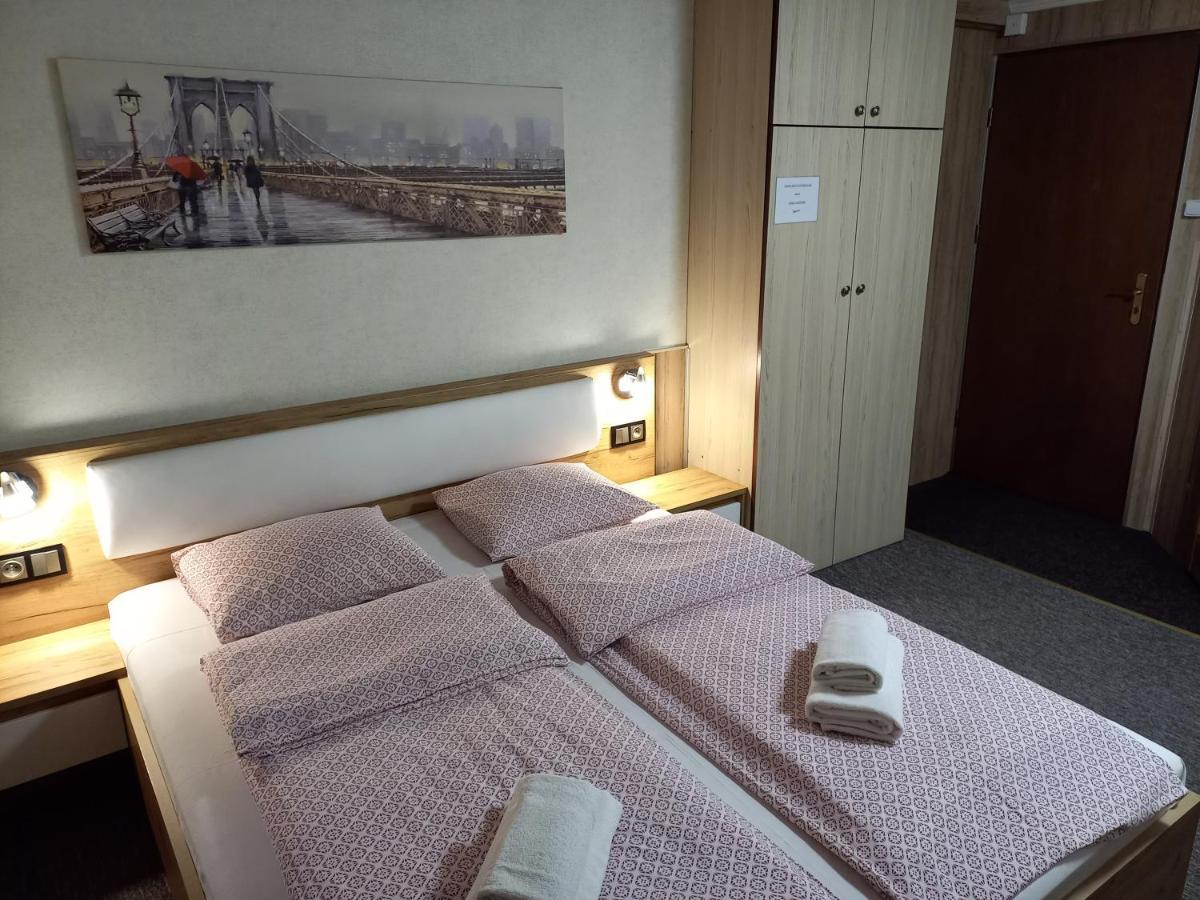 Pokoje Goscinne Jaga Kielce Exterior foto