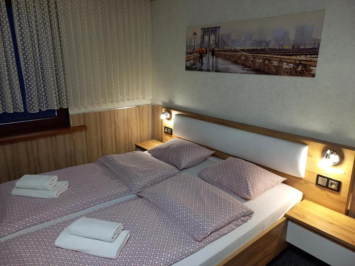 Pokoje Goscinne Jaga Kielce Exterior foto